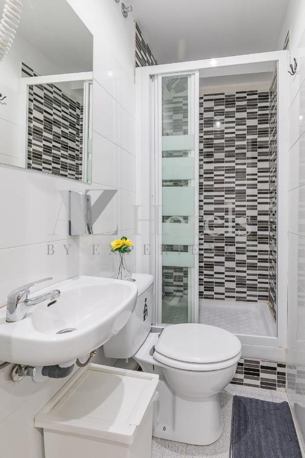 Ayz Sierra De Meira - Auto Check-In Property (Adults Only) Madrid Exterior foto